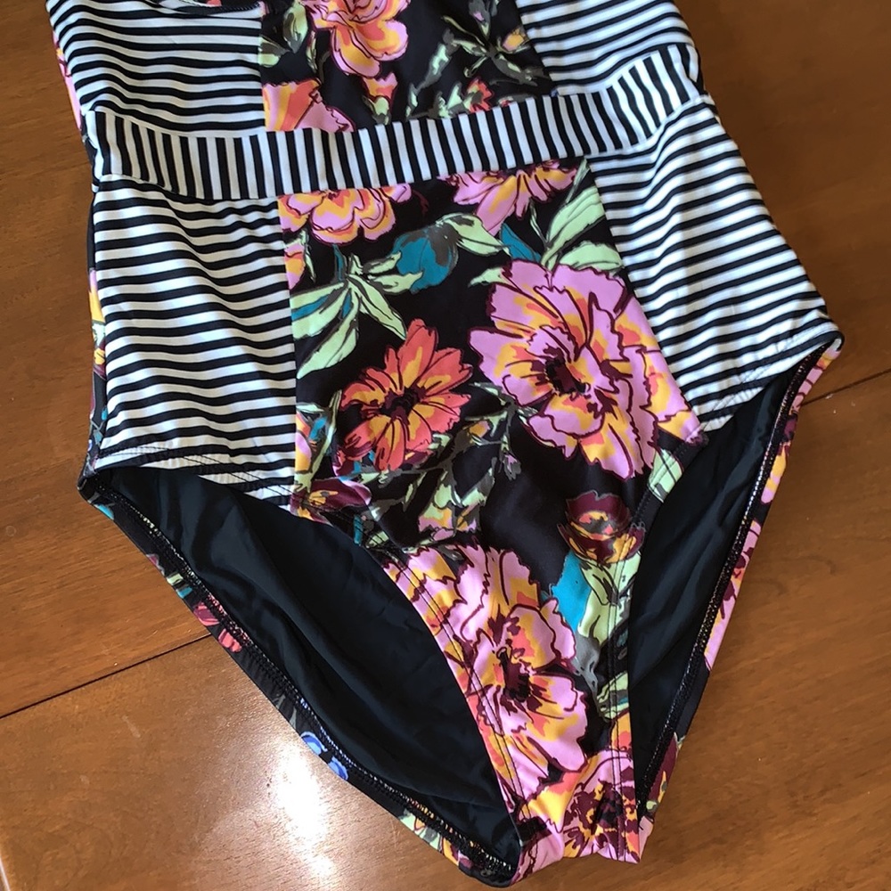 ModCloth tide my best swimsuit noir mix one piece - Picture 5 of 9